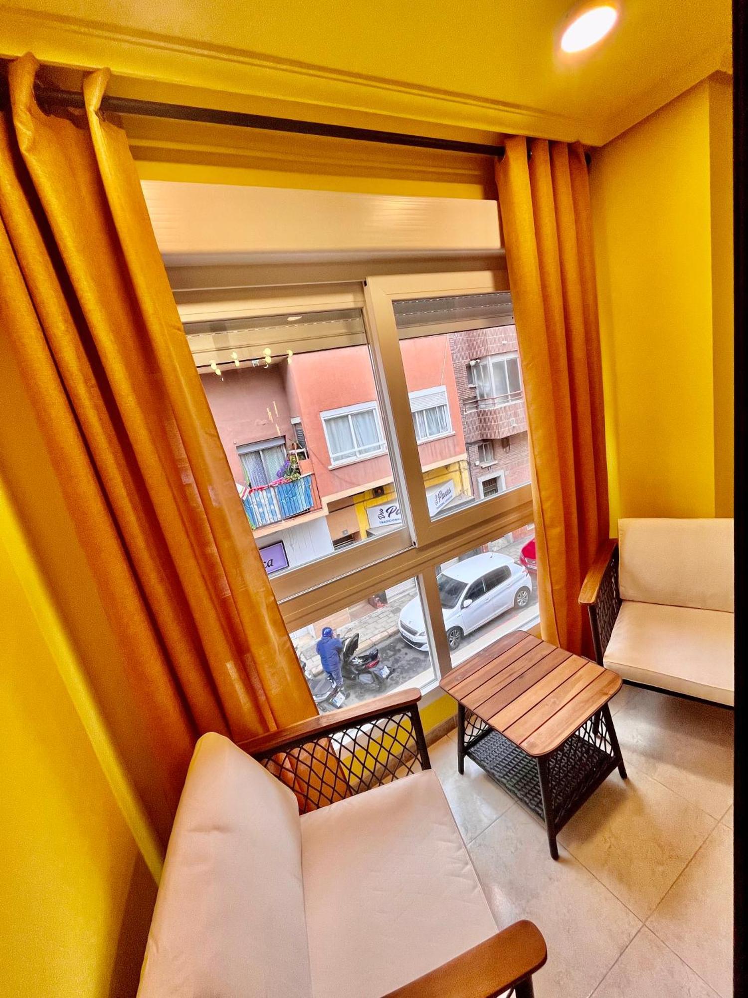 Elegante Tres Colores Apartment