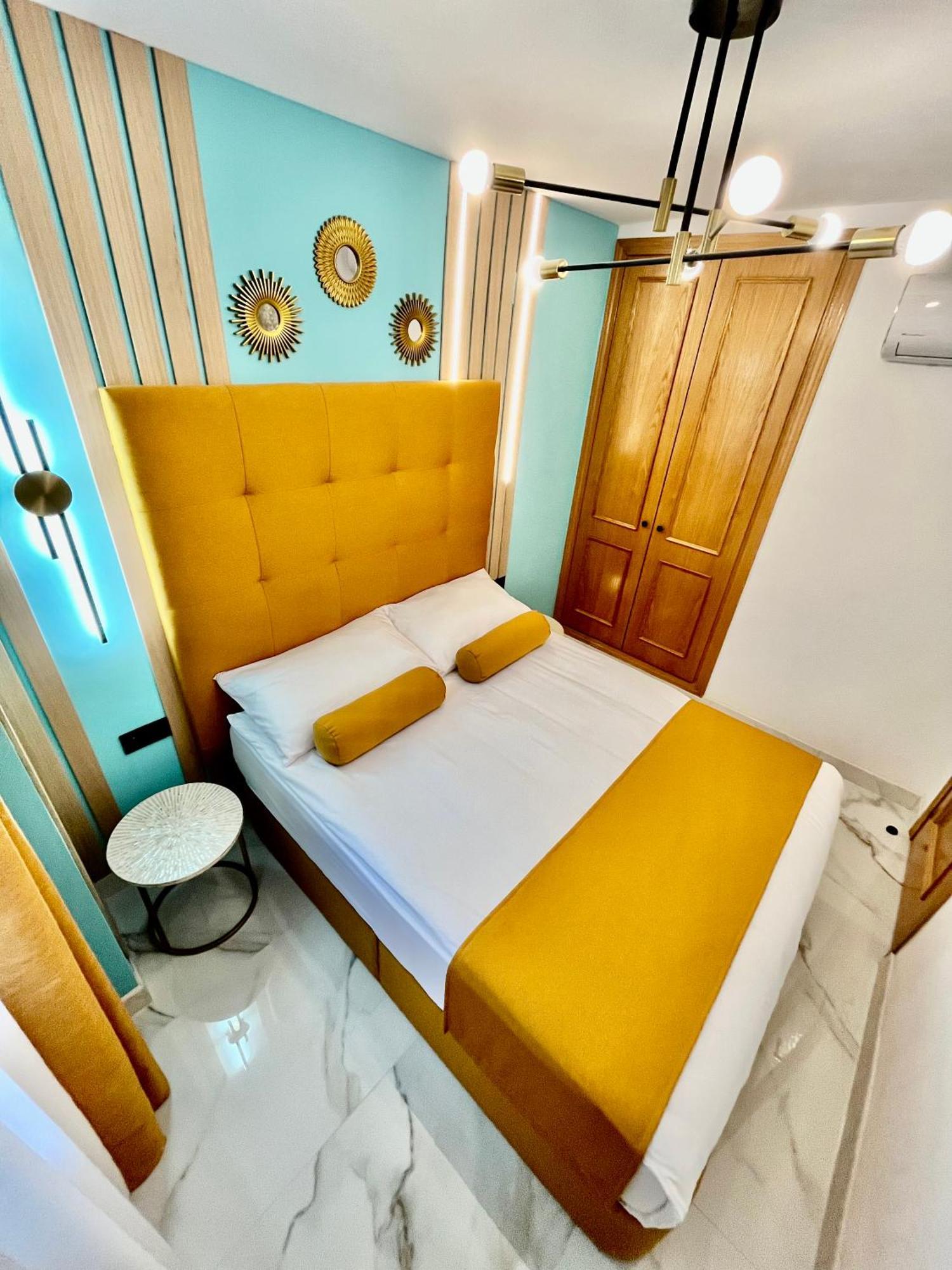 Elegante Tres Colores Apartment