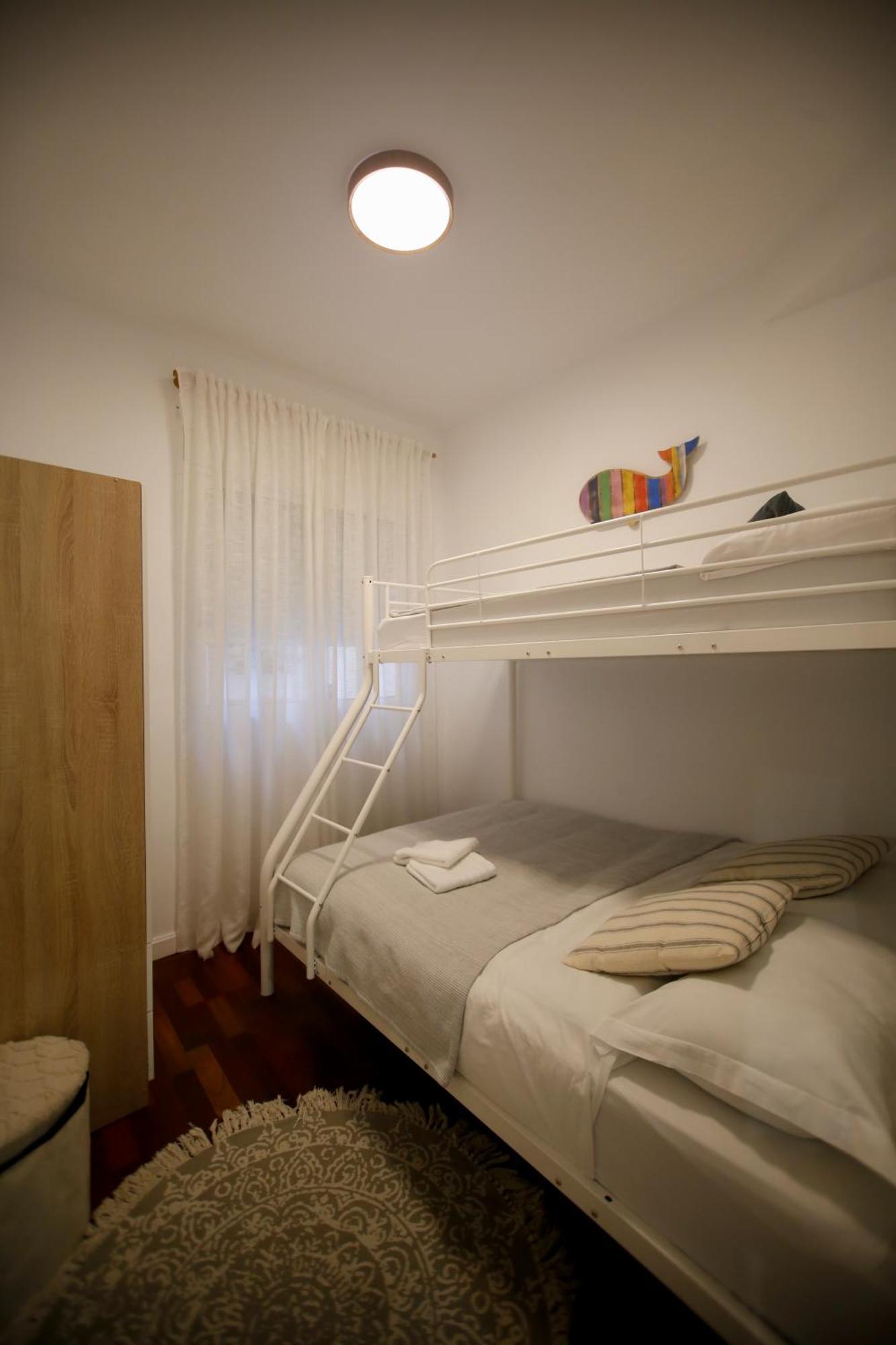 Casas 349h Santa Barbara