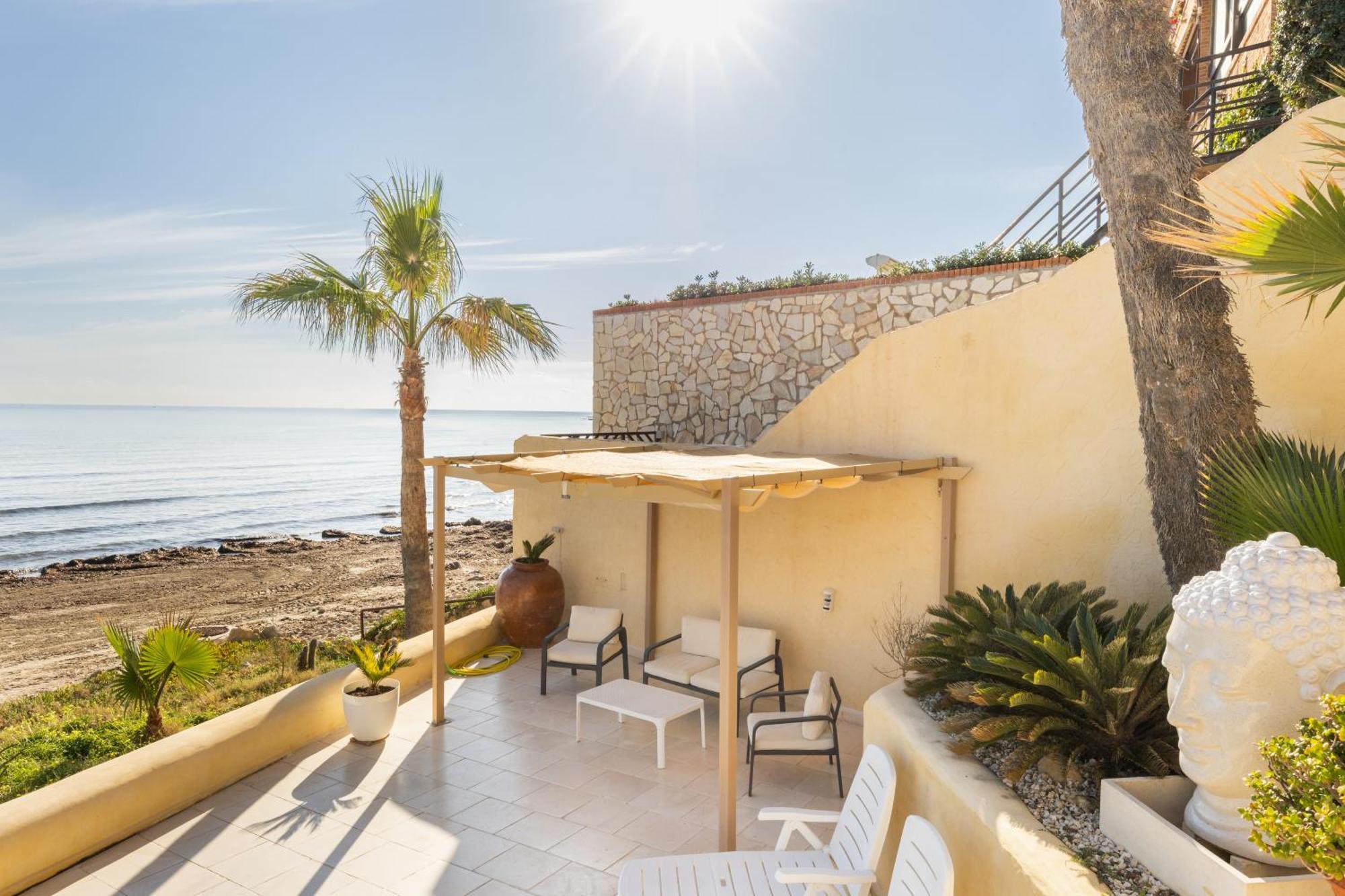 Excepcional Amanecer Al Borde De Playa Y Mar, En Roquetes Apartment *