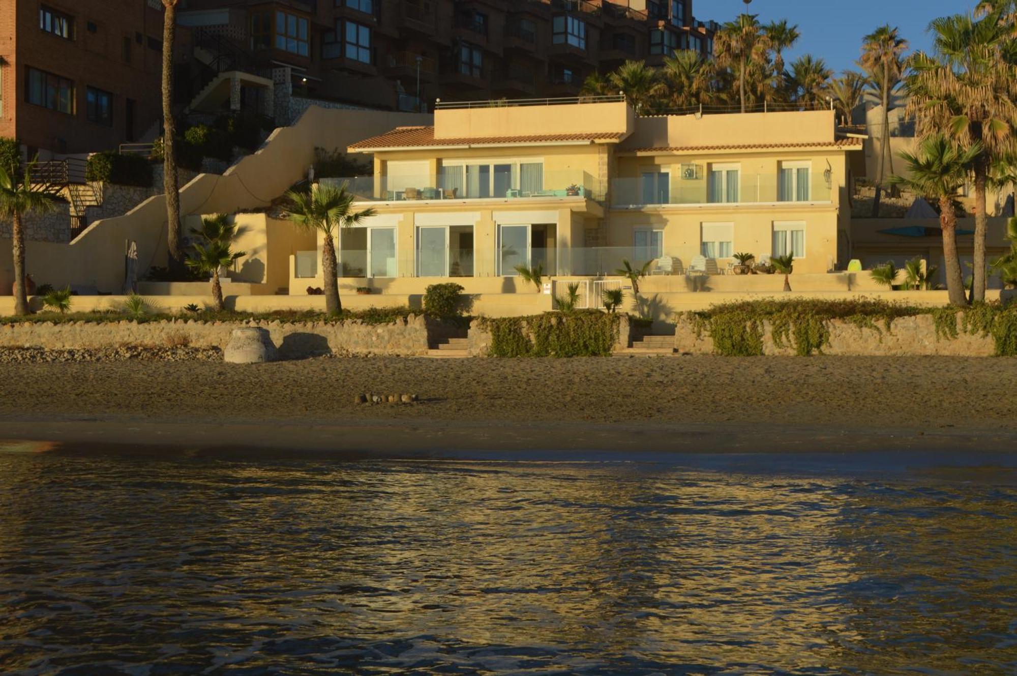 Apartment Excepcional Amanecer Al Borde De Playa Y Mar, En Roquetes