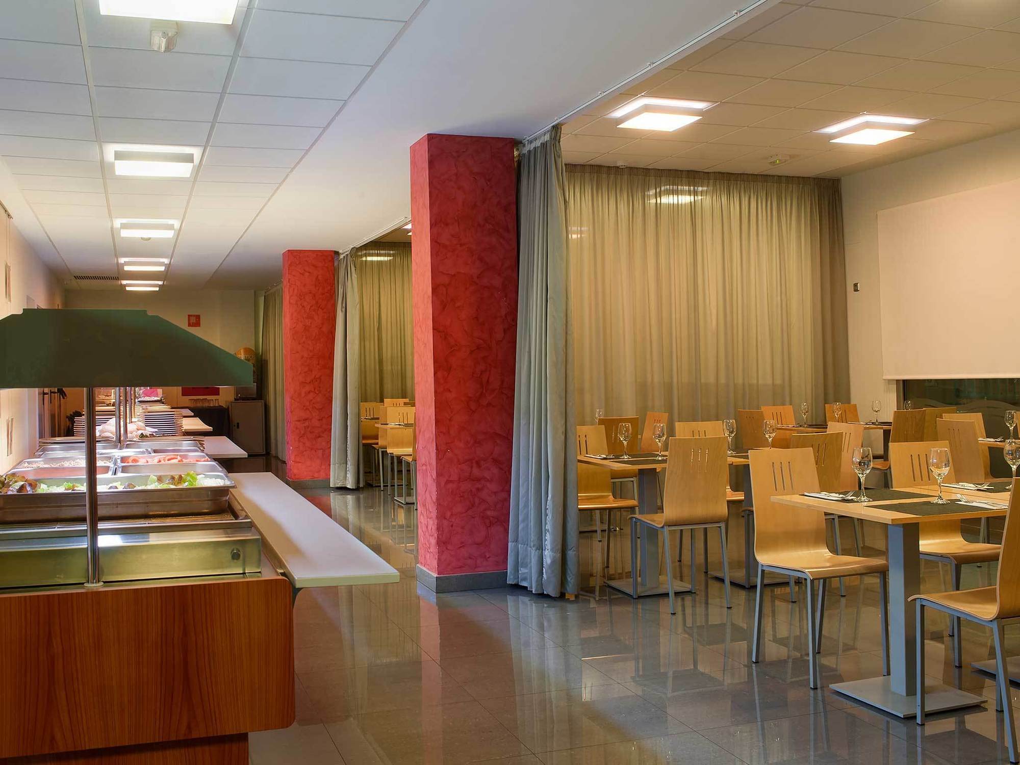 Apartahotel Hills 4*