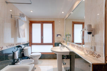 Tryp Ciudad De Hotel 3*