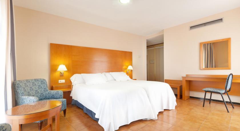 Tryp Ciudad De Hotel 3*