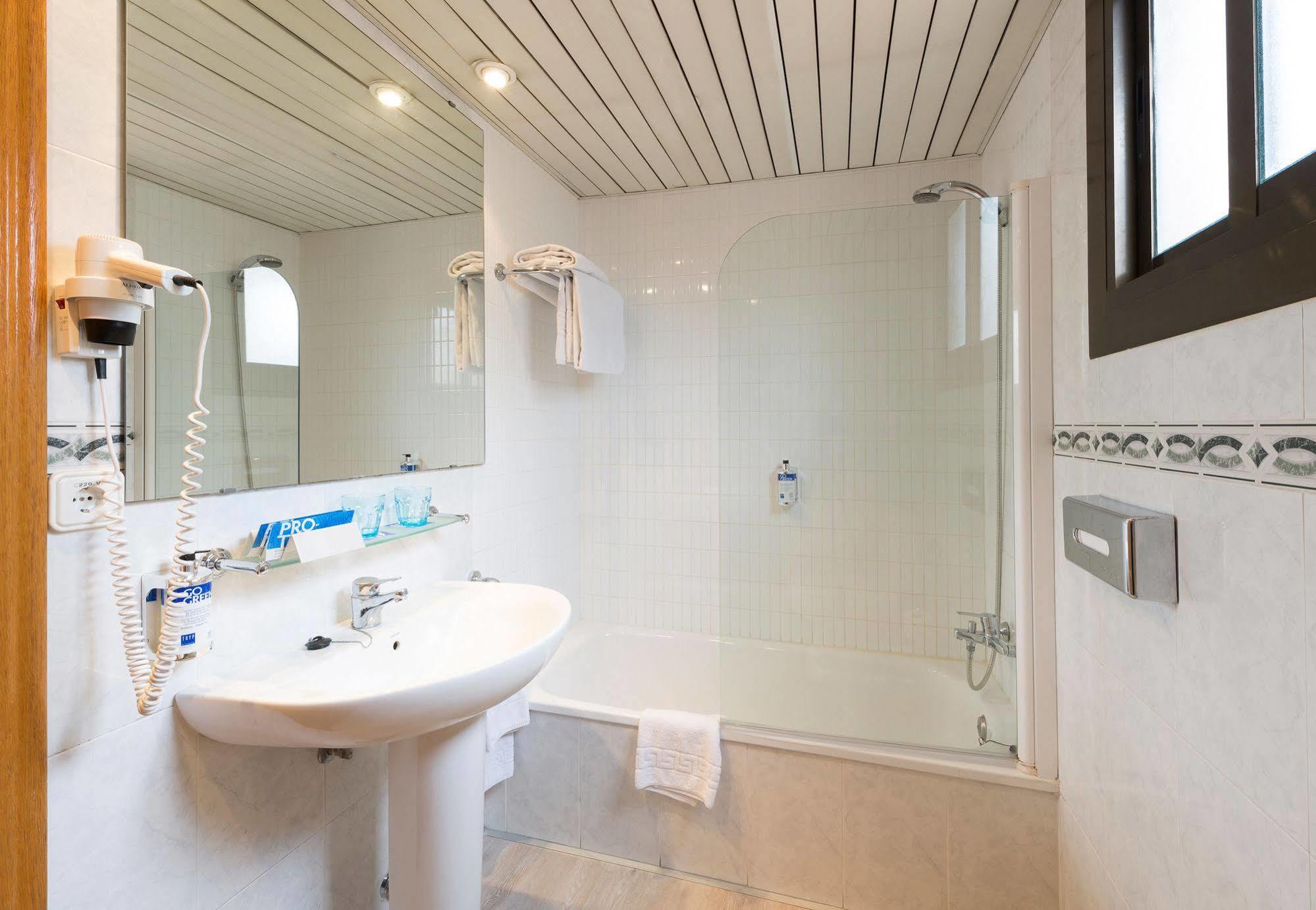 Tryp Ciudad De Hotel 3*