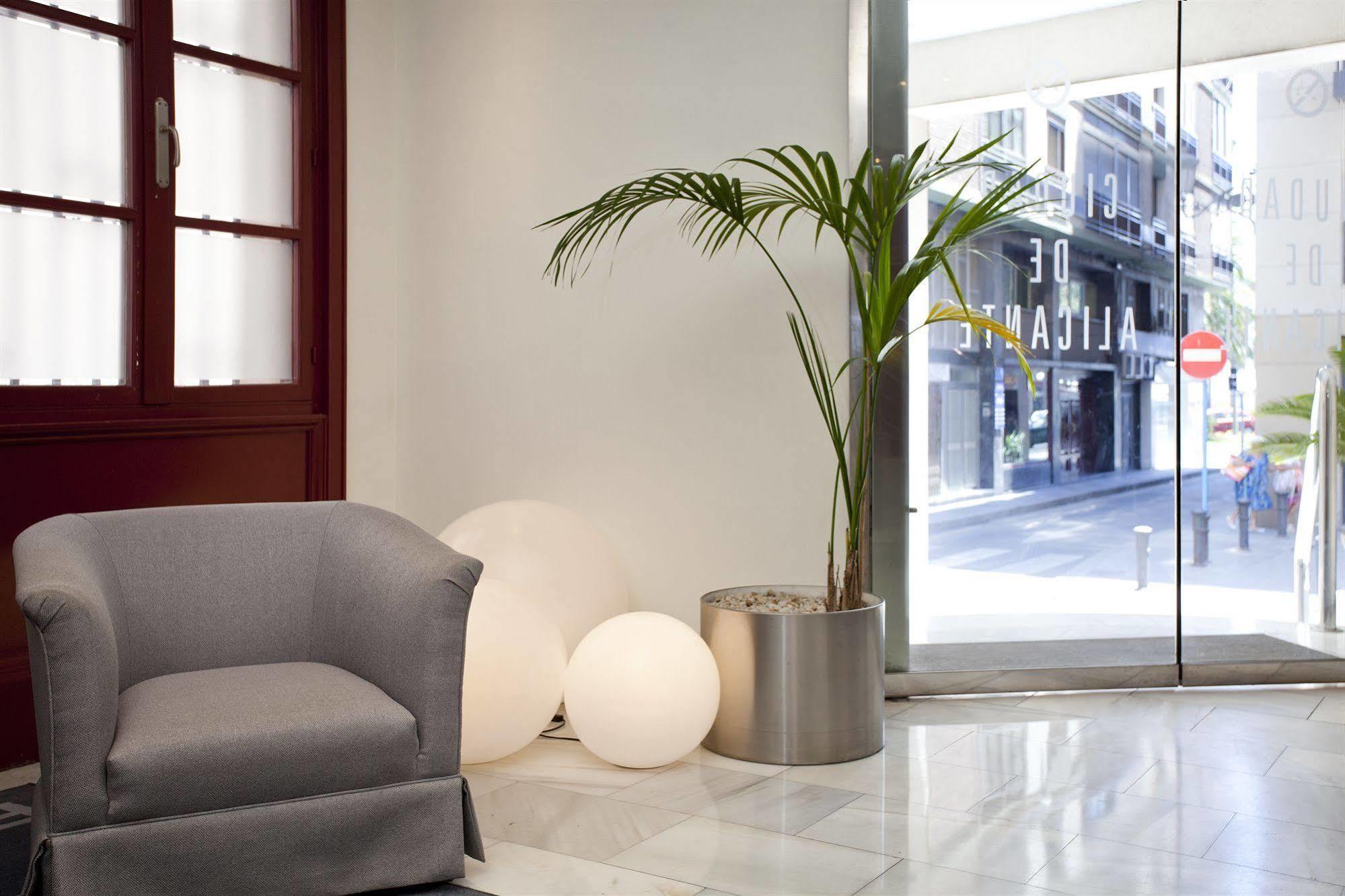 Tryp Ciudad De Hotel 3*