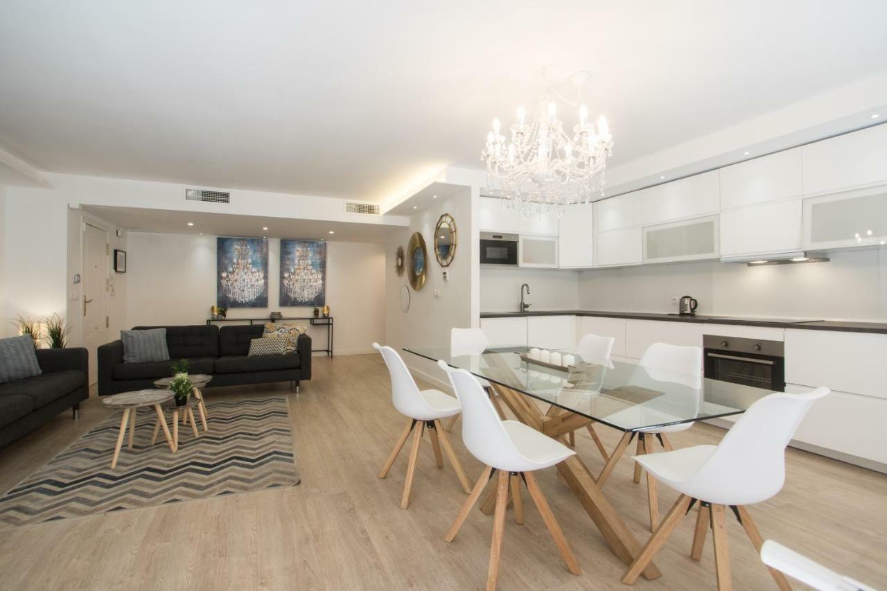Apartment Stylish *new* In W/ 4 Bedrooms *