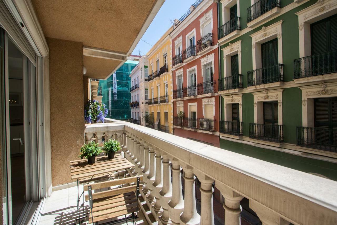 Stylish *new* In W/ 4 Bedrooms Apartment Alicante
