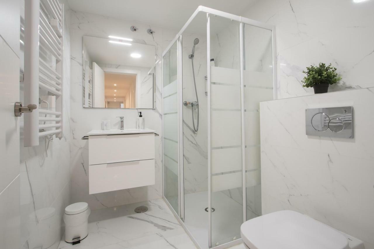 Stylish *new* In W/ 4 Bedrooms Apartment