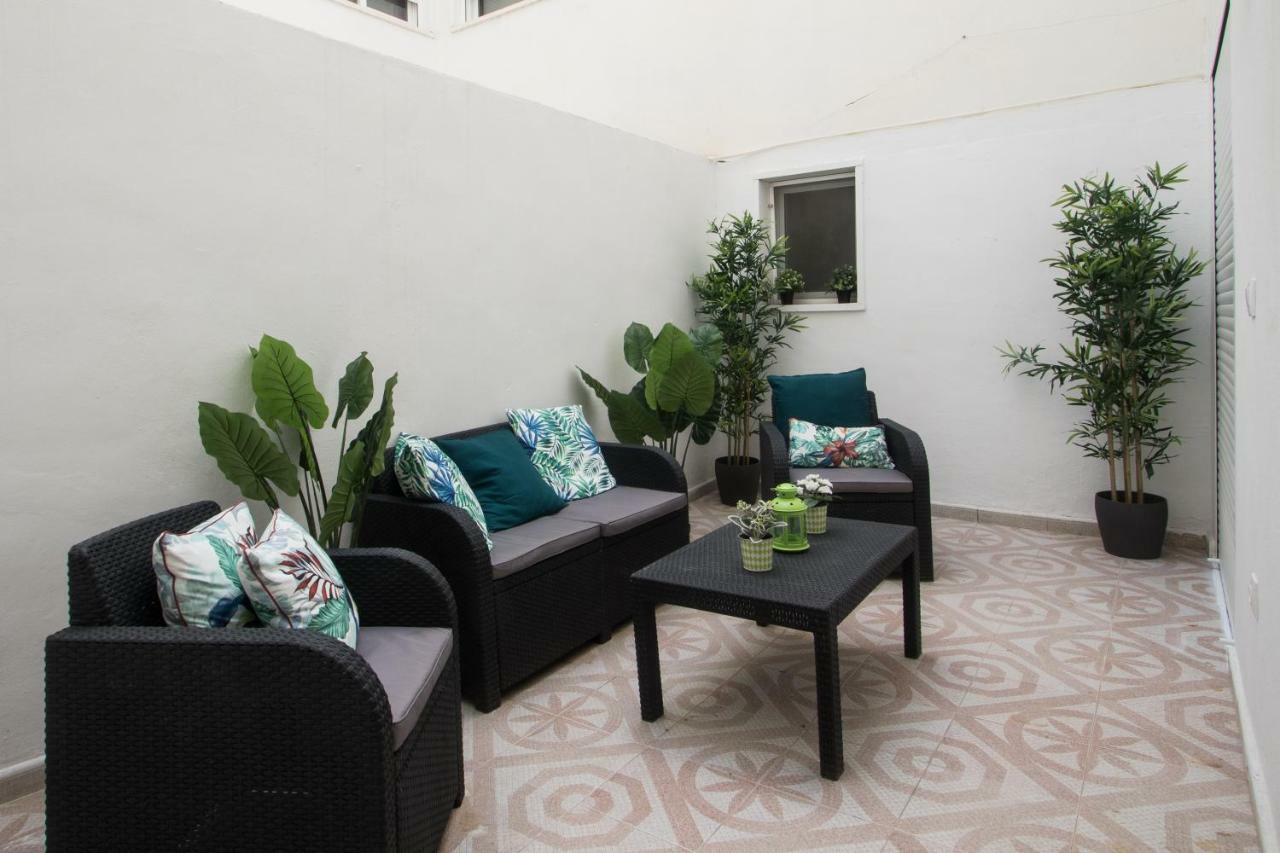 Apartment Stylish *new* In W/ 4 Bedrooms