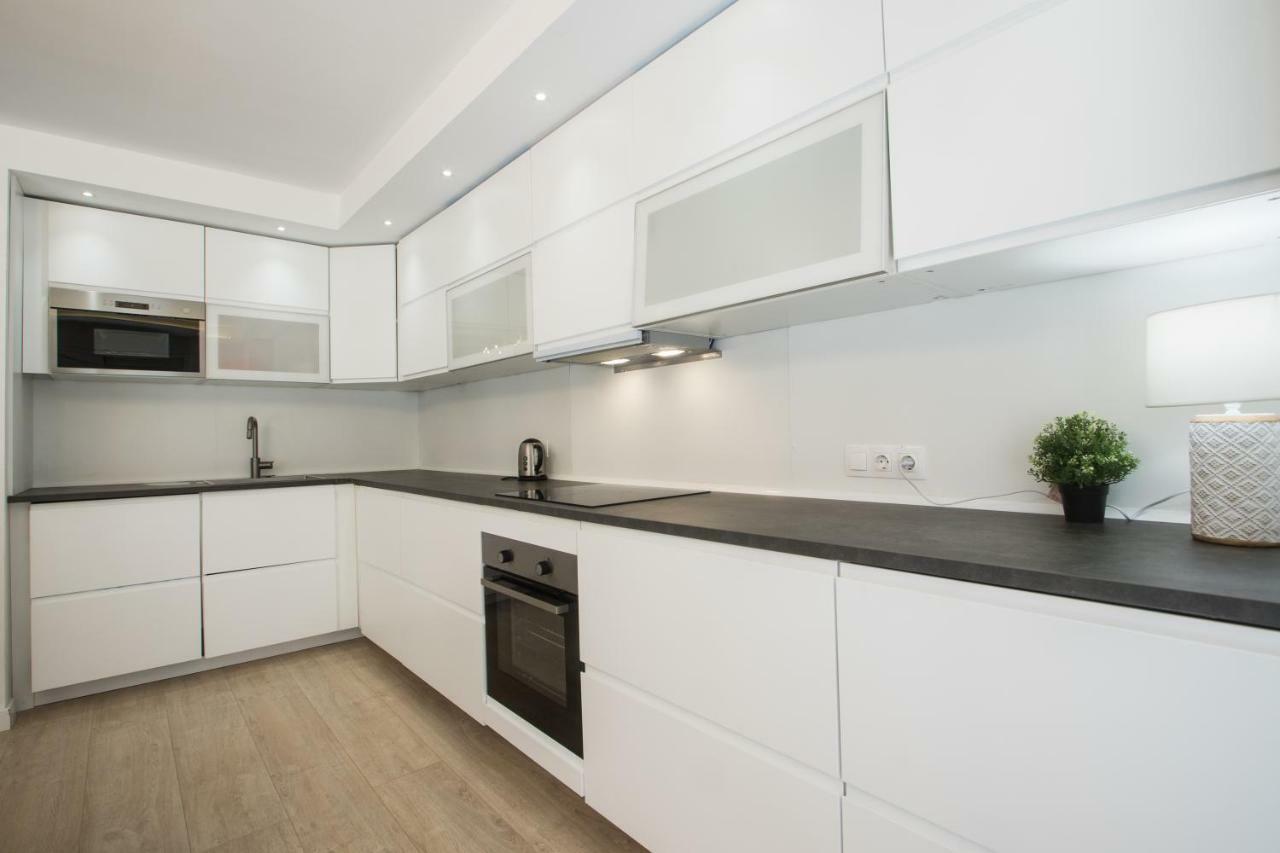 Apartment Stylish *new* In W/ 4 Bedrooms