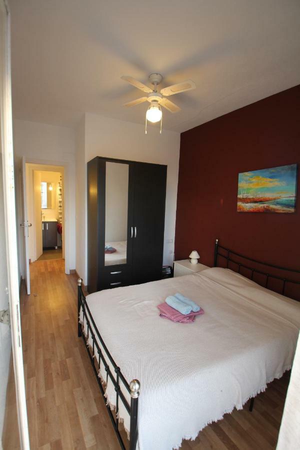 4 Bedrooms -seneca Center Apartment